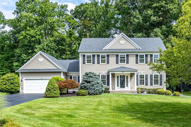 478 Sandystone Cir, Webster, NY 14580