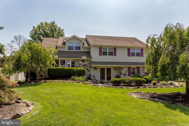 2018 Buckingham Dr, Jamison, PA 18929