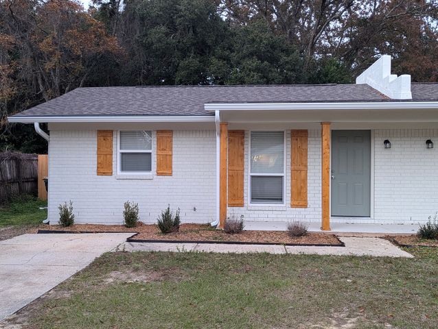 302 Vera St, Pensacola, FL 32514