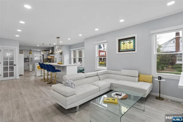 0-89 Morlot Ave, Fair Lawn, NJ 07410