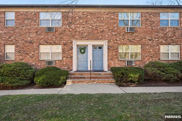 19 Savage Rd #B-6, Denville, NJ 07834