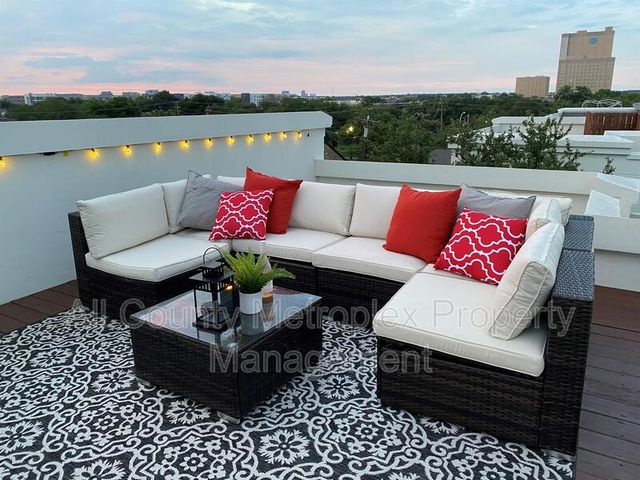 3036 Carmel St, Dallas, TX 75204