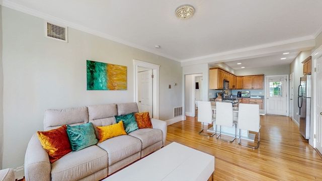 33 Main St #2, Somerville, MA 02145