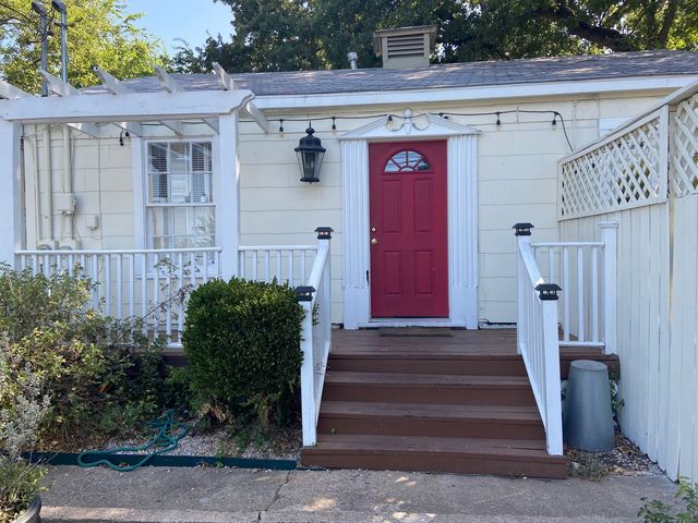 2608 W  8th St #A, Austin, TX 78703
