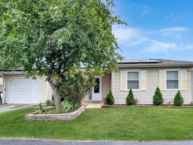 48 Westport Drive, Manchester Township, NJ 08759