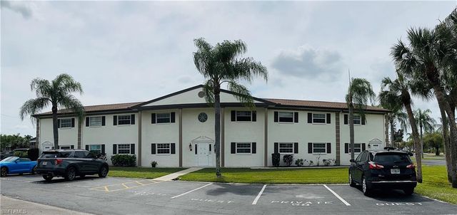 7055 New Post Dr #6, North Fort Myers, FL 33917
