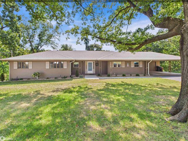 723 Hazelhurst Cir, Keokuk, IA 52632