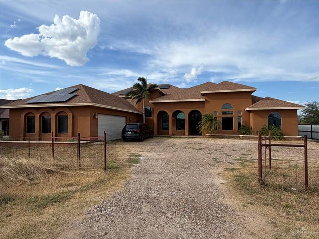 28 Zinnia St, Roma, TX 78582