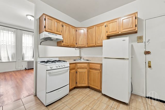 304 E  83rd St #1B, New York, NY 10028