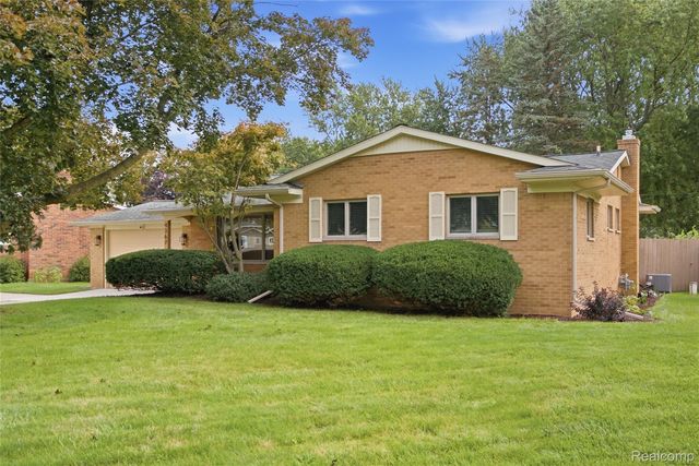 4367 Old Colony Dr, Flint, MI 48507