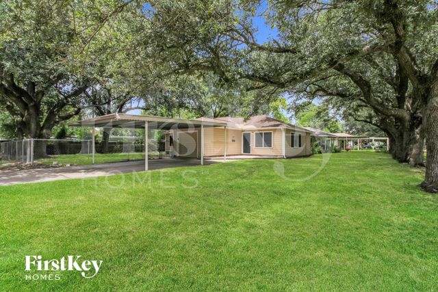 1108 W  Camp Cir, La Marque, TX 77568