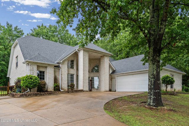 10120 Cypress Lake Dr   N, Olive Branch, MS 38654