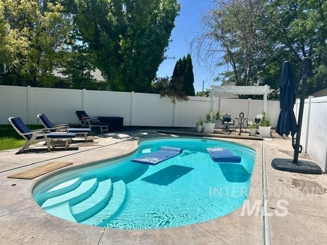 1977 Tamarack Loop, Twin Falls, ID 83301