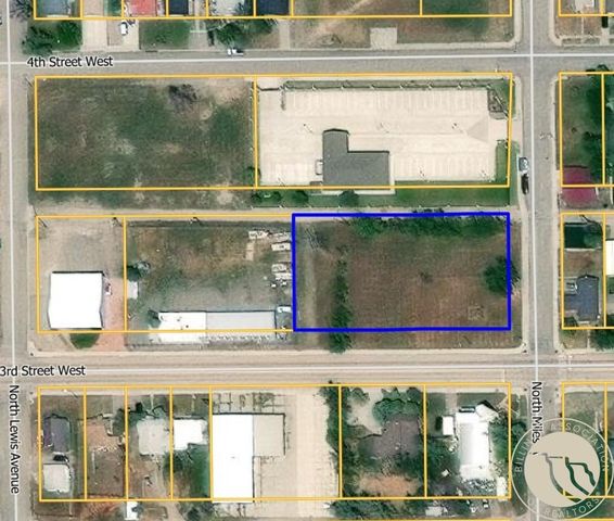 705 W  3rd St, Hardin, MT 59034
