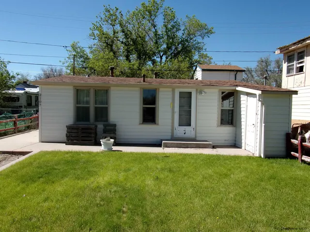 2107 E  12th St, Cheyenne, WY 82001