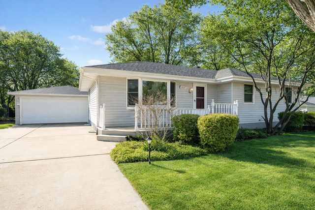 1327 Timberline Dr, Joliet, IL 60431