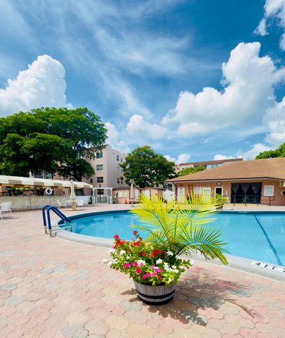 2801 Somerset Dr #201, Lauderdale Lakes, FL 33311