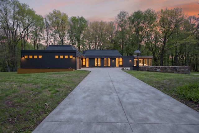 933 Crispell Rd, Clarklake, MI 49234