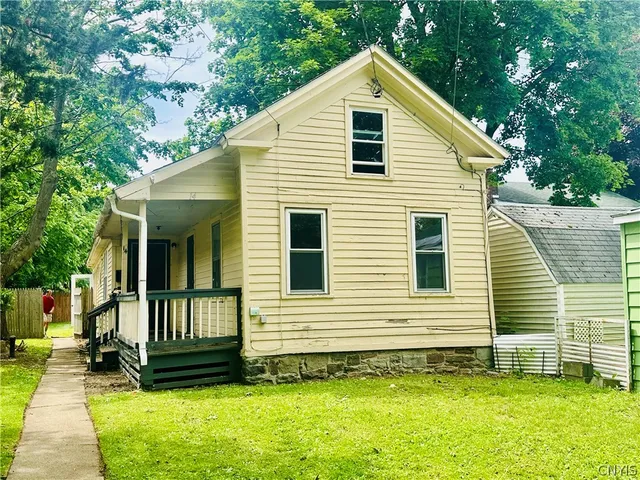 14 Murray St, Oswego, NY 13126