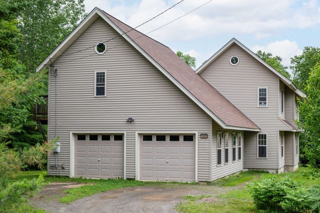 798 County Road, Milford, ME 04461