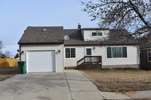 107 3rd Ave NW, Garrison, ND 58540