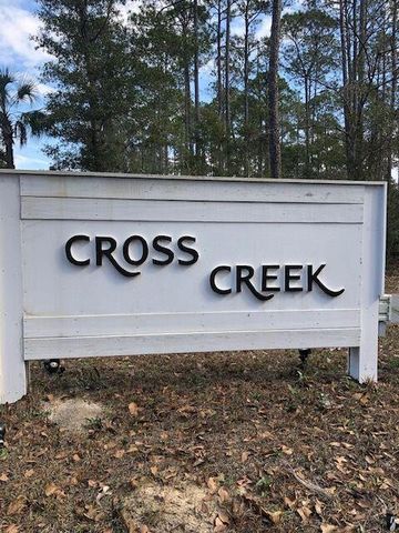 7 Cross Creek Cir, Freeport, FL 32439