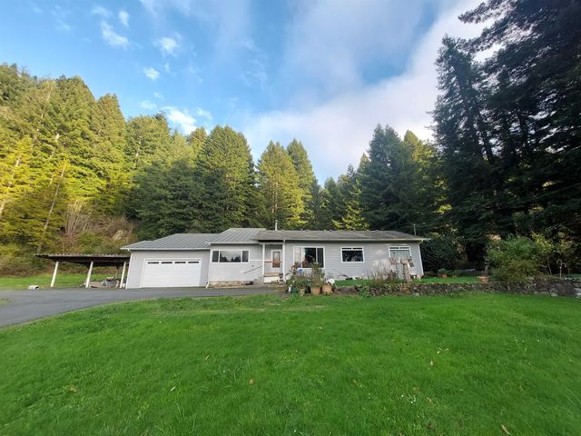 4981 Kings Valley Rd, Crescent City, CA 95531