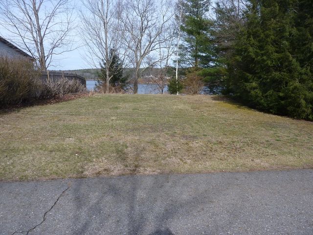 25 Lakeshore Drive Ext, West Brookfield, MA 01585