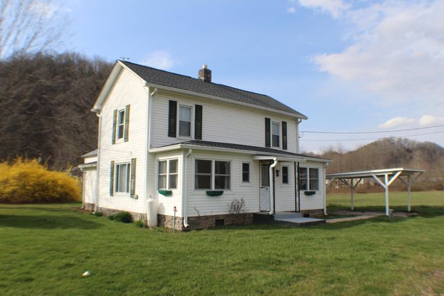 511 Curry Ave, Marlinton, WV 24954