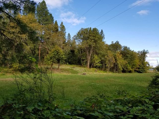 567 Riverbanks Rd, Grants Pass, OR 97527