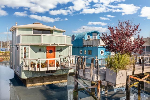 15 Yellow Ferry Dock, Sausalito, CA 94965