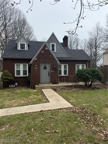 3435 Hopkins Rd, Youngstown, OH 44511