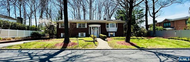 30 Reiner Pl, Englewood Cliffs, NJ 07632