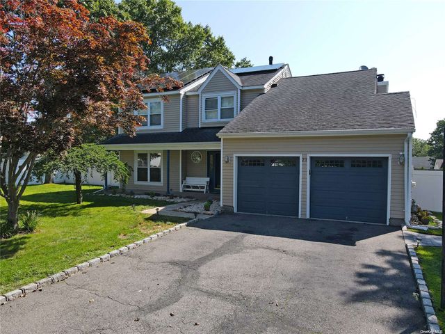 21 Colby Drive, Coram, NY 11727