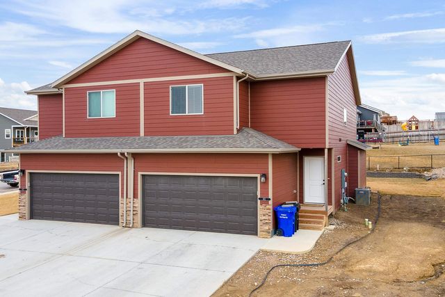 611 Copperfield Dr, Rapid City, SD 57703