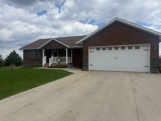 301 N  King St, Hendricks, MN 56136