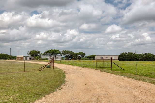 930 County Road 224, Florence, TX 76527