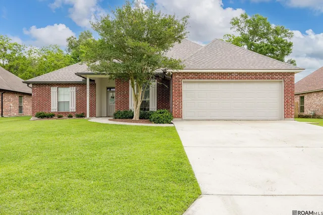 14450 Essen Terrace Dr, Gonzales, LA 70737
