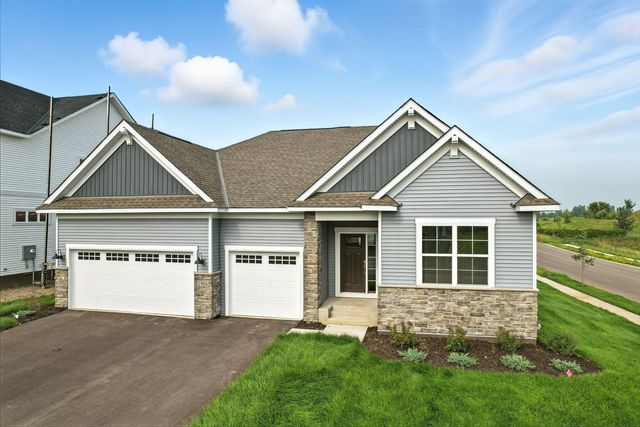 1904 Sparrow Dr, Shakopee, MN 55379