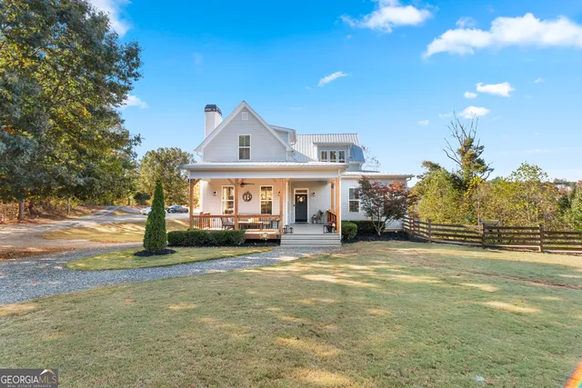 6435 Looper Lake Dr, Flowery Branch, GA 30542