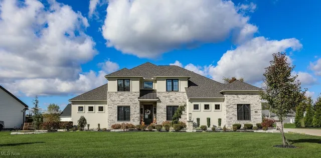 7048 Emerson Cir NW, Massillon, OH 44646