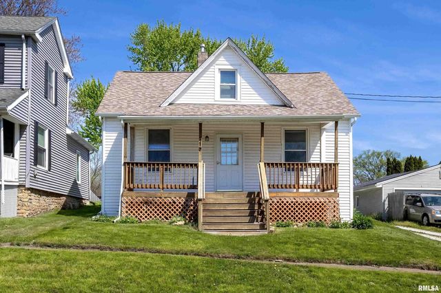 419 Wisconsin St, Le Claire, IA 52753