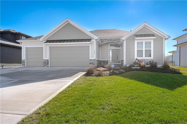 15291 W  172nd Pl, Olathe, KS 66062