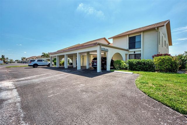 1727 Lake Pl #D, Venice, FL 34293