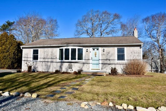 9 Janet St, Plymouth, MA 02360