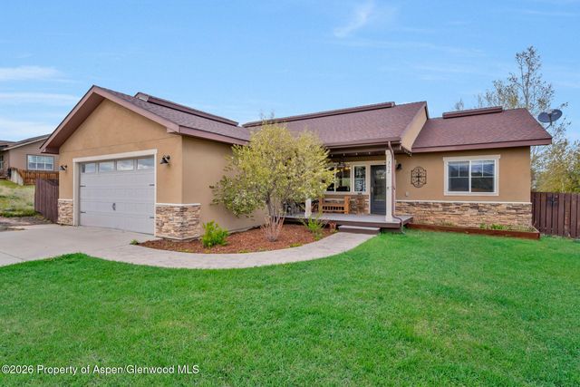 352 Lake View Rd, Hayden, CO 81639