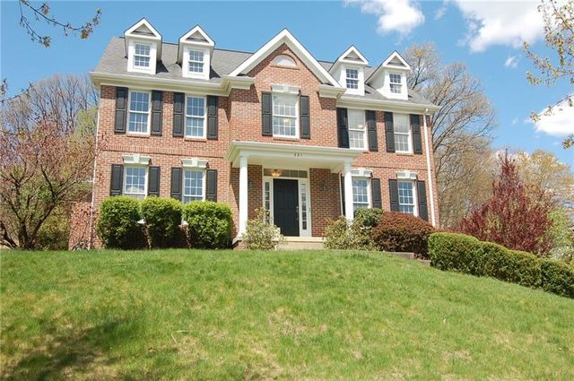 321 Steeplechase Dr, Cranberry Township, PA 16066