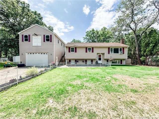18 Roger Rd, Griswold, CT 06351