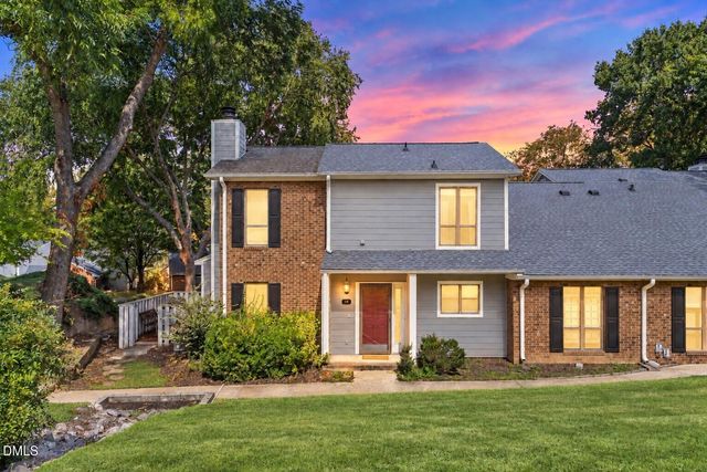 118 Clancy Cir, Cary, NC 27511