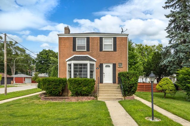 901 Manchester Ave, Westchester, IL 60154
